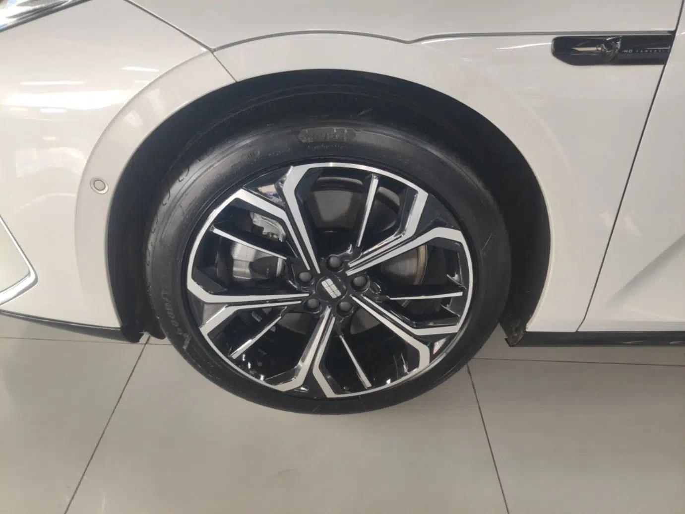 Geely Galaxy E8 2025 700 km Long-Range Intelligent Driving Version — миниатюра 10