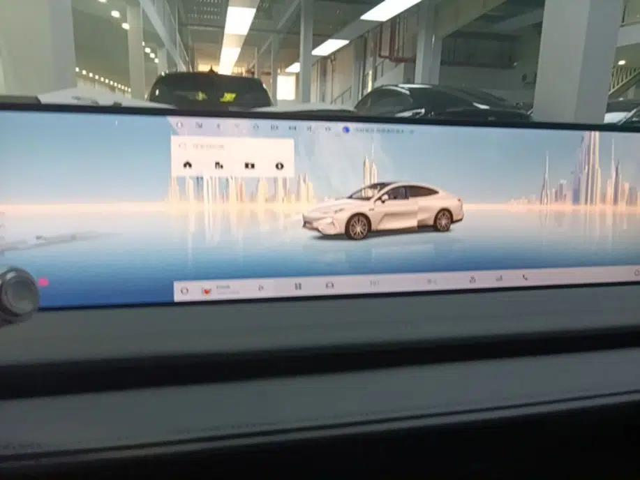 Geely Galaxy E8 2025 700 km Long-Range Intelligent Driving Version — миниатюра 15