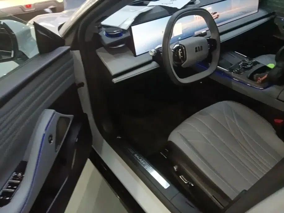 Geely Galaxy E8 2025 700 km Long-Range Intelligent Driving Version — миниатюра 18