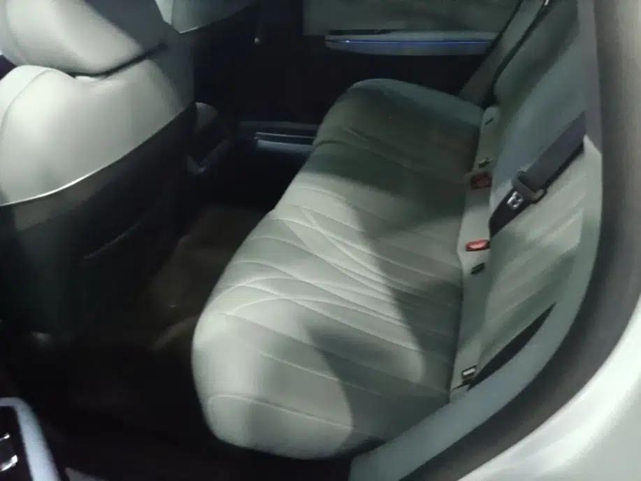 Geely Galaxy E8 2025 700 km Long-Range Intelligent Driving Version — миниатюра 20