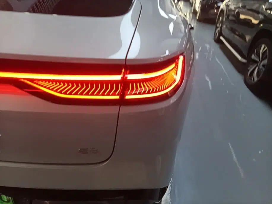 Geely Galaxy E8 2025 700 km Long-Range Intelligent Driving Version — миниатюра 9