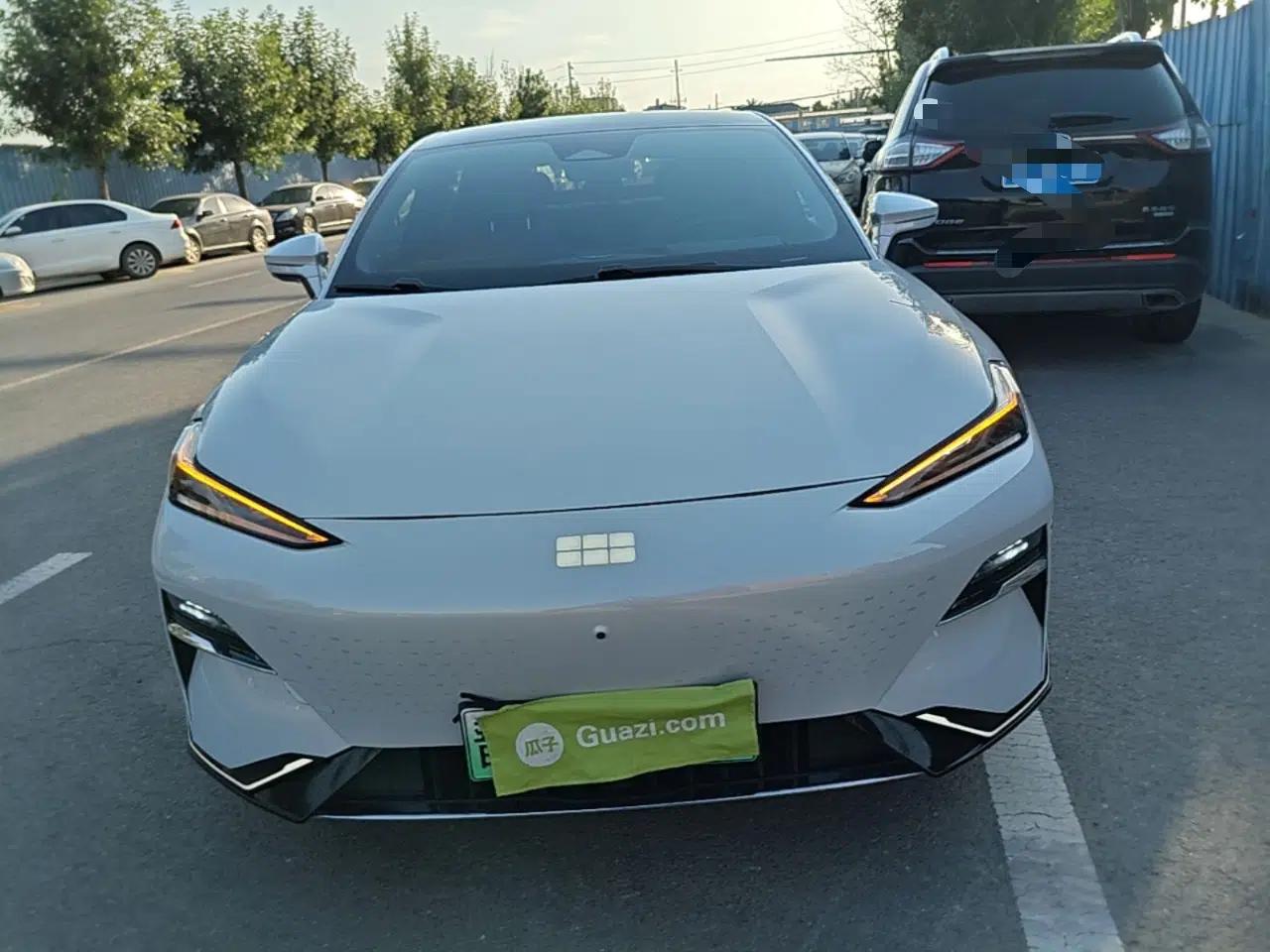 Geely Galaxy E8 2024 665 km Range Rear-Drive Starship Long-Range Version — миниатюра 2