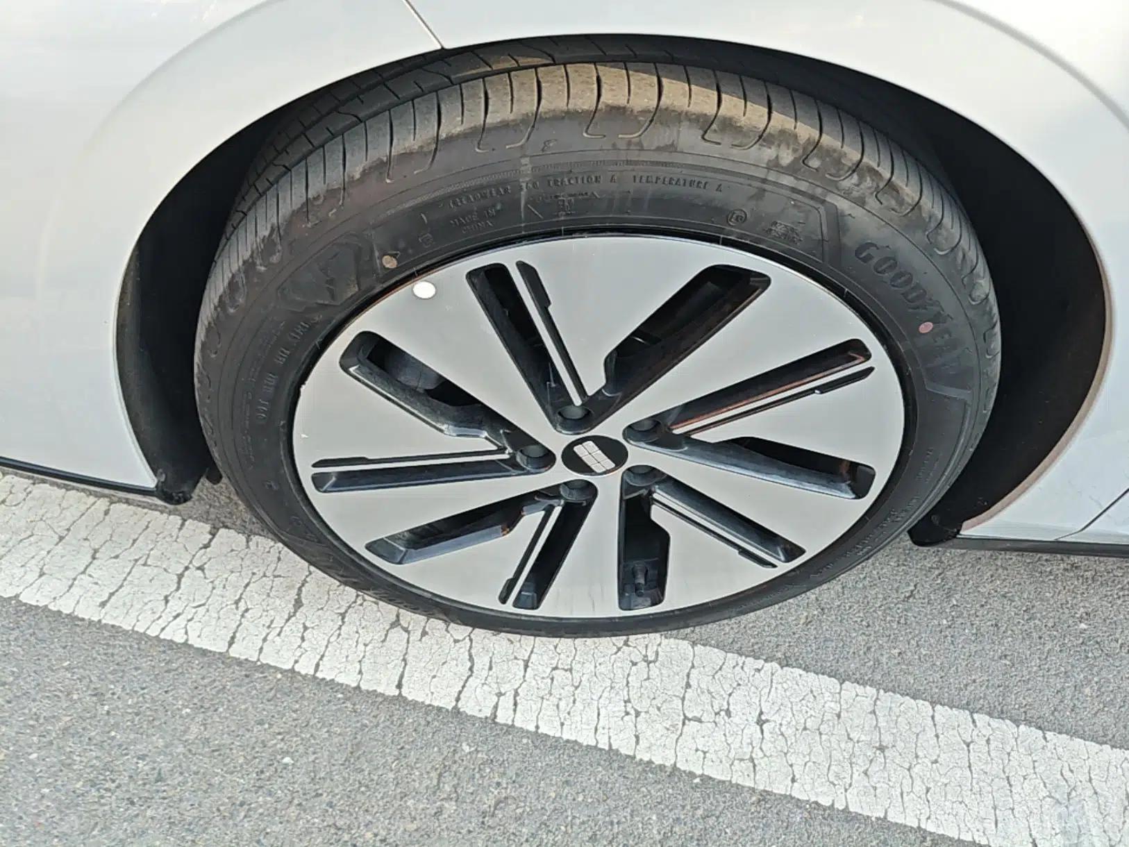 Geely Galaxy E8 2024 665 km Range Rear-Drive Starship Long-Range Version — миниатюра 13