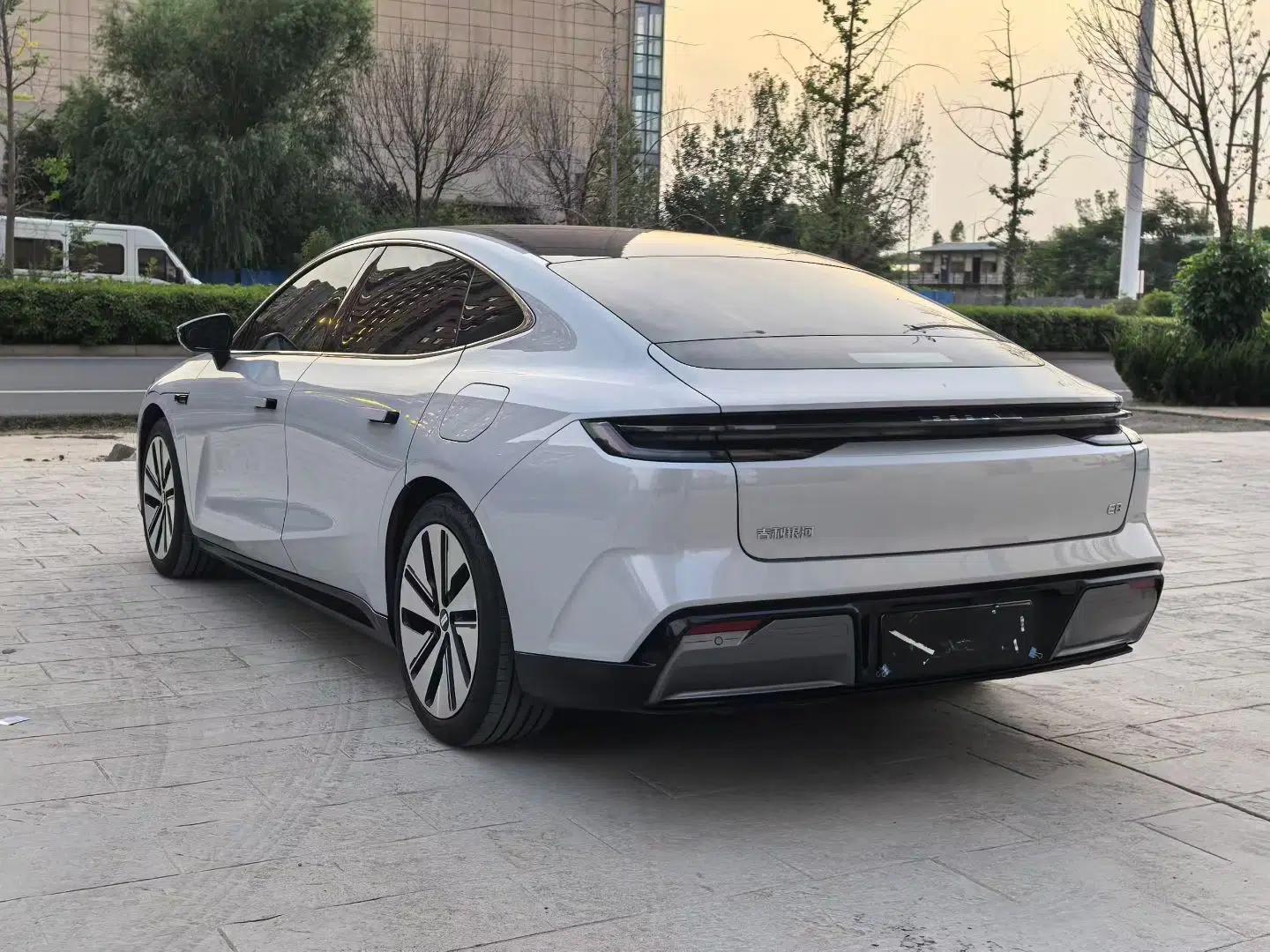 Geely Galaxy E8 2024 665 km Range Rear-Drive Starship Long-Range Version — миниатюра 17
