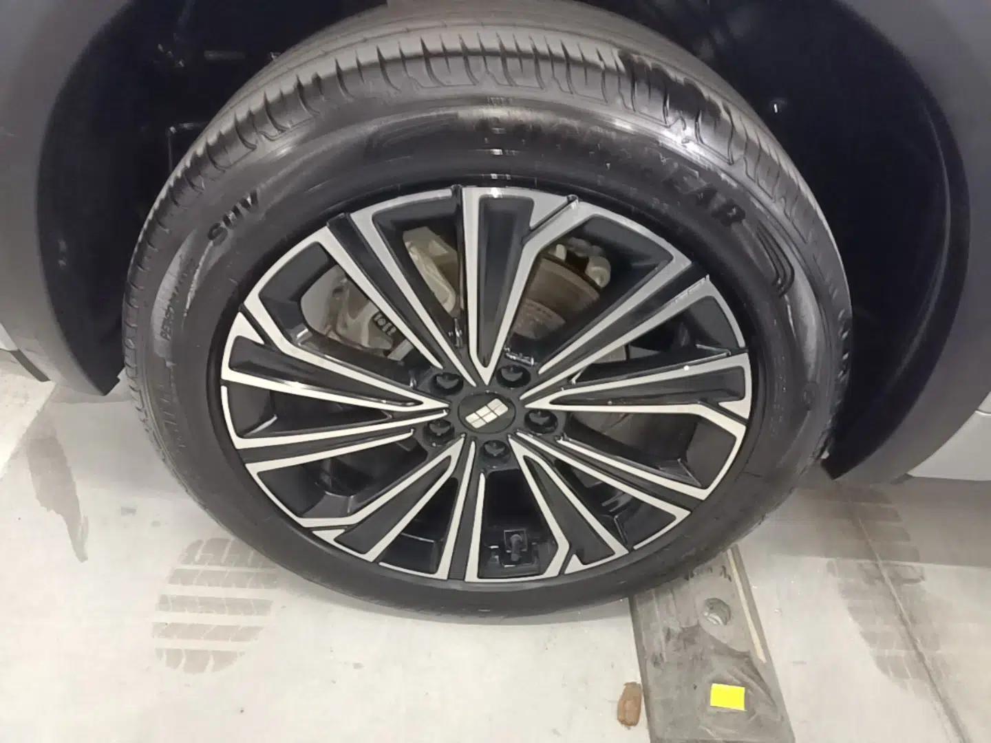 Geely Galaxy Xingjian 7 EM-i 2025 120km Navigator Edition — миниатюра 11