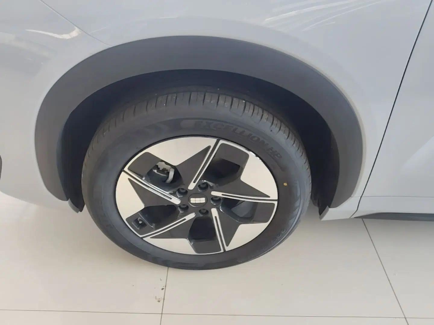 Geely Galaxy E5 2024 440km Launch Edition — миниатюра 10