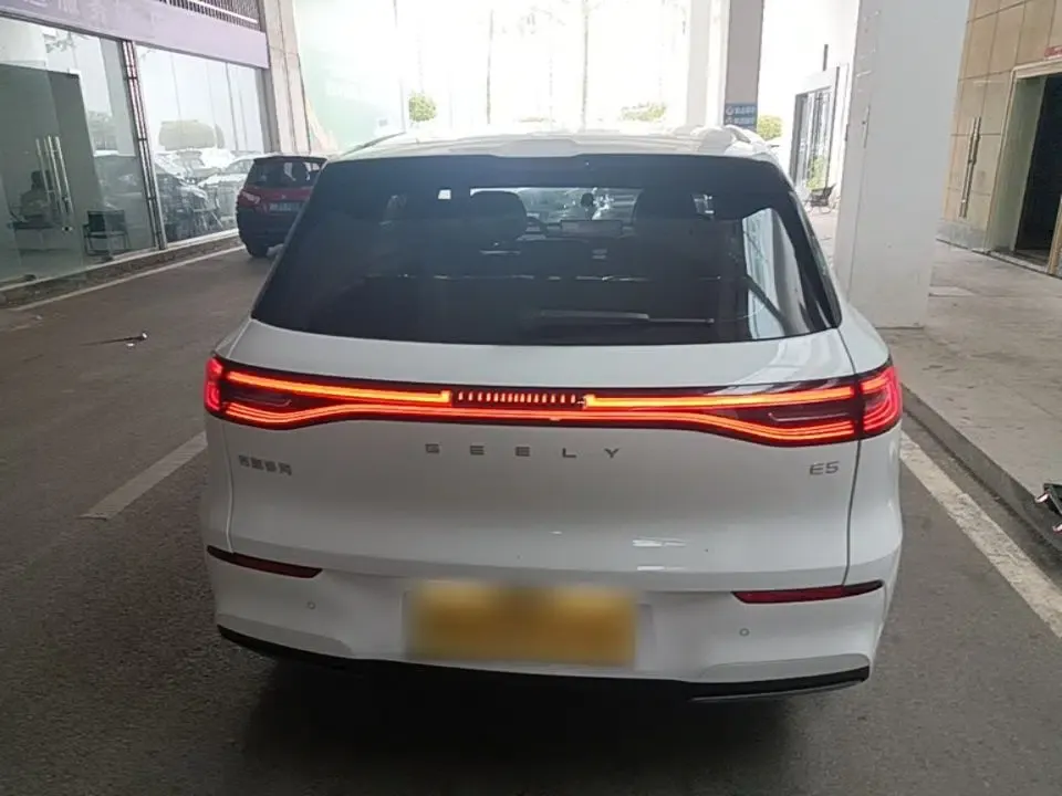 Geely Galaxy E5 2024 440km Exploration Version — миниатюра 5