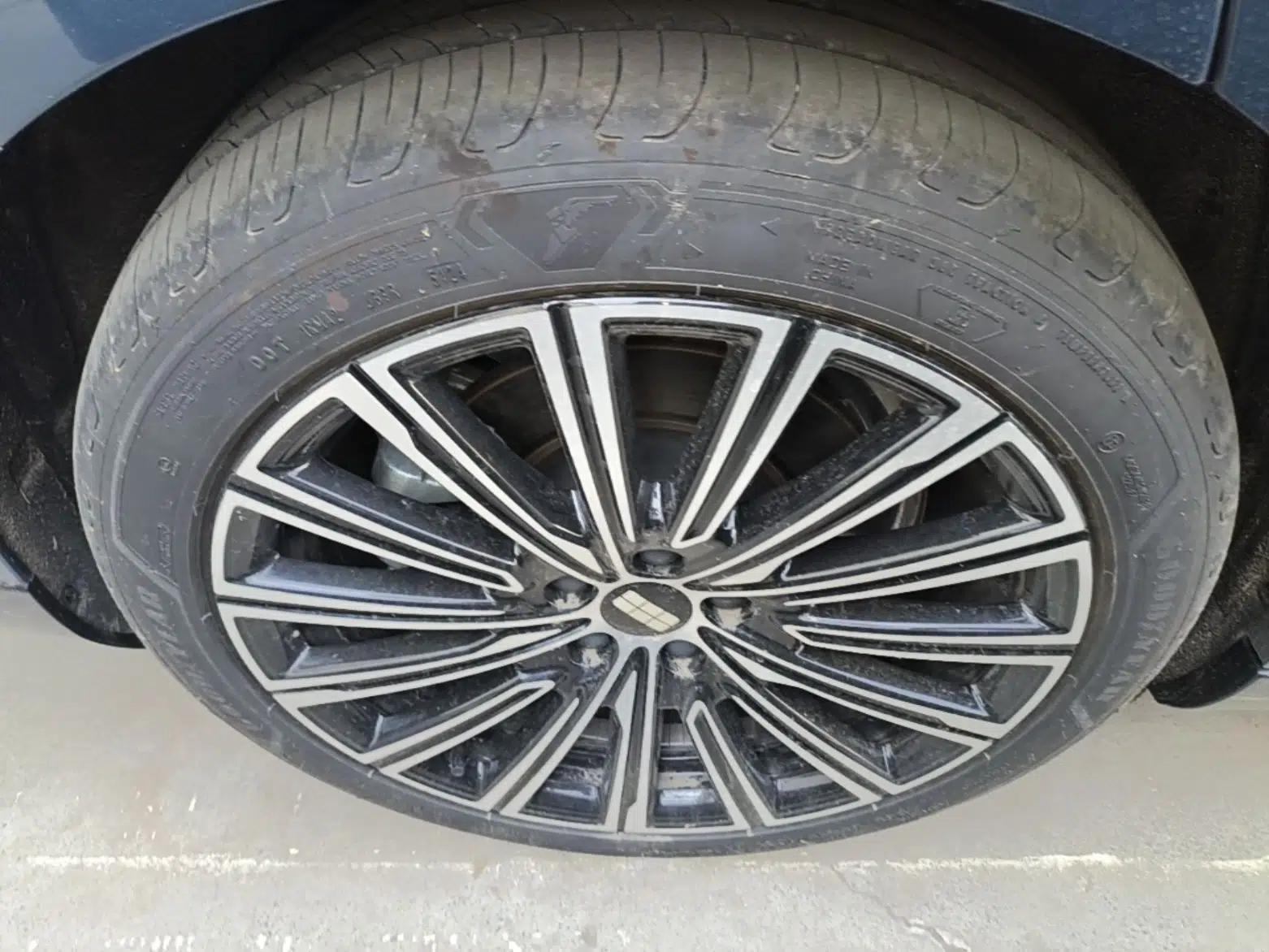 Geely Galaxy 8 2025 130km EM-P Starship Edition — миниатюра 11