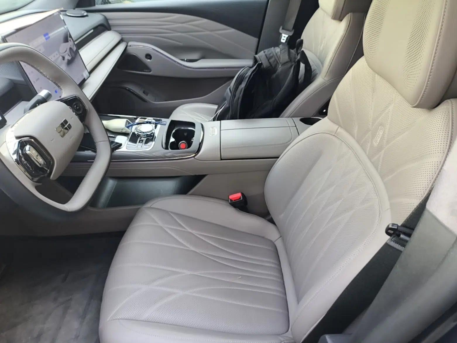 Geely Galaxy 8 2025 130km EM-P Starship Edition — миниатюра 17