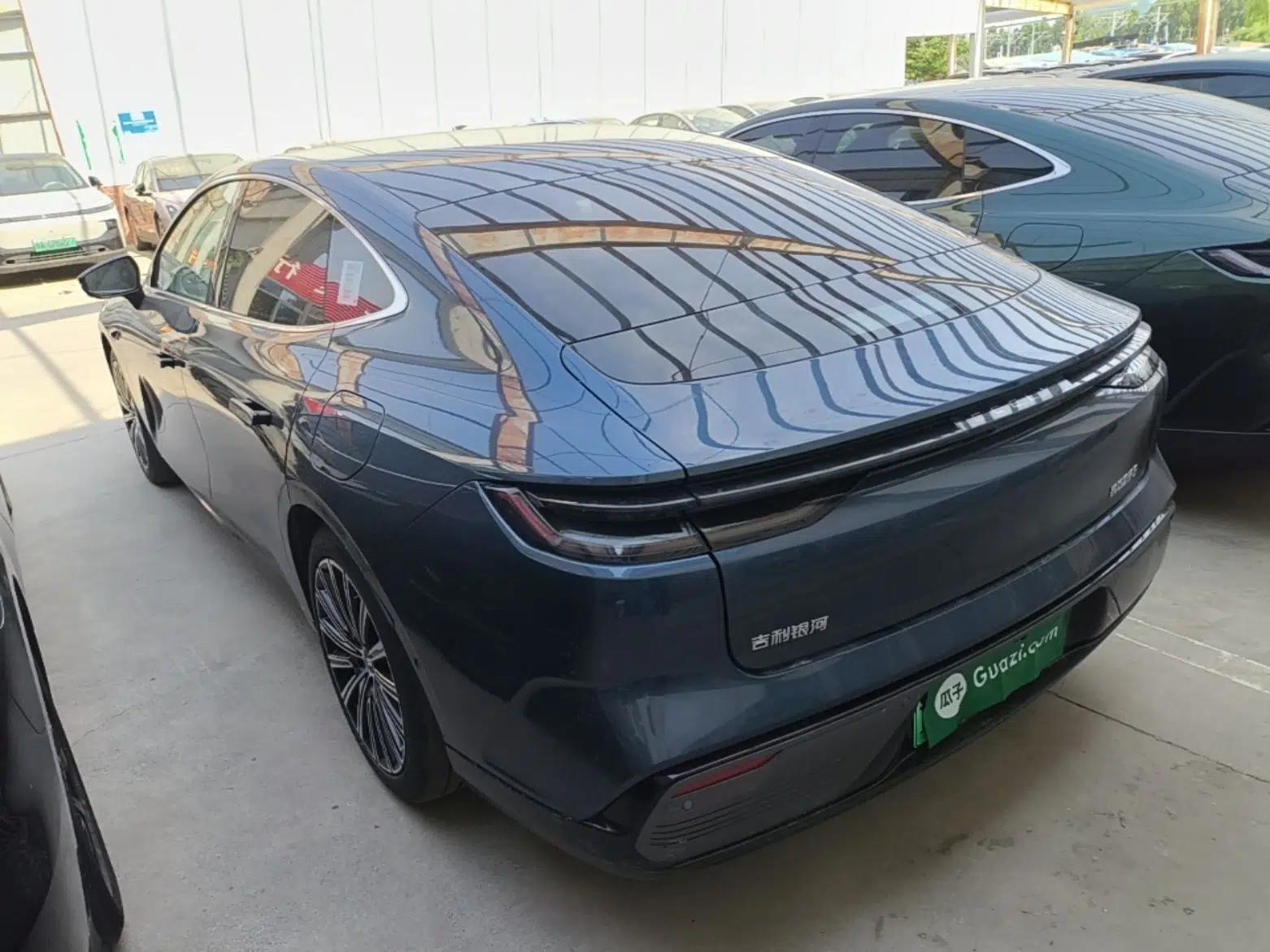 Geely Galaxy 8 2025 130km EM-P Starship Edition — миниатюра 4