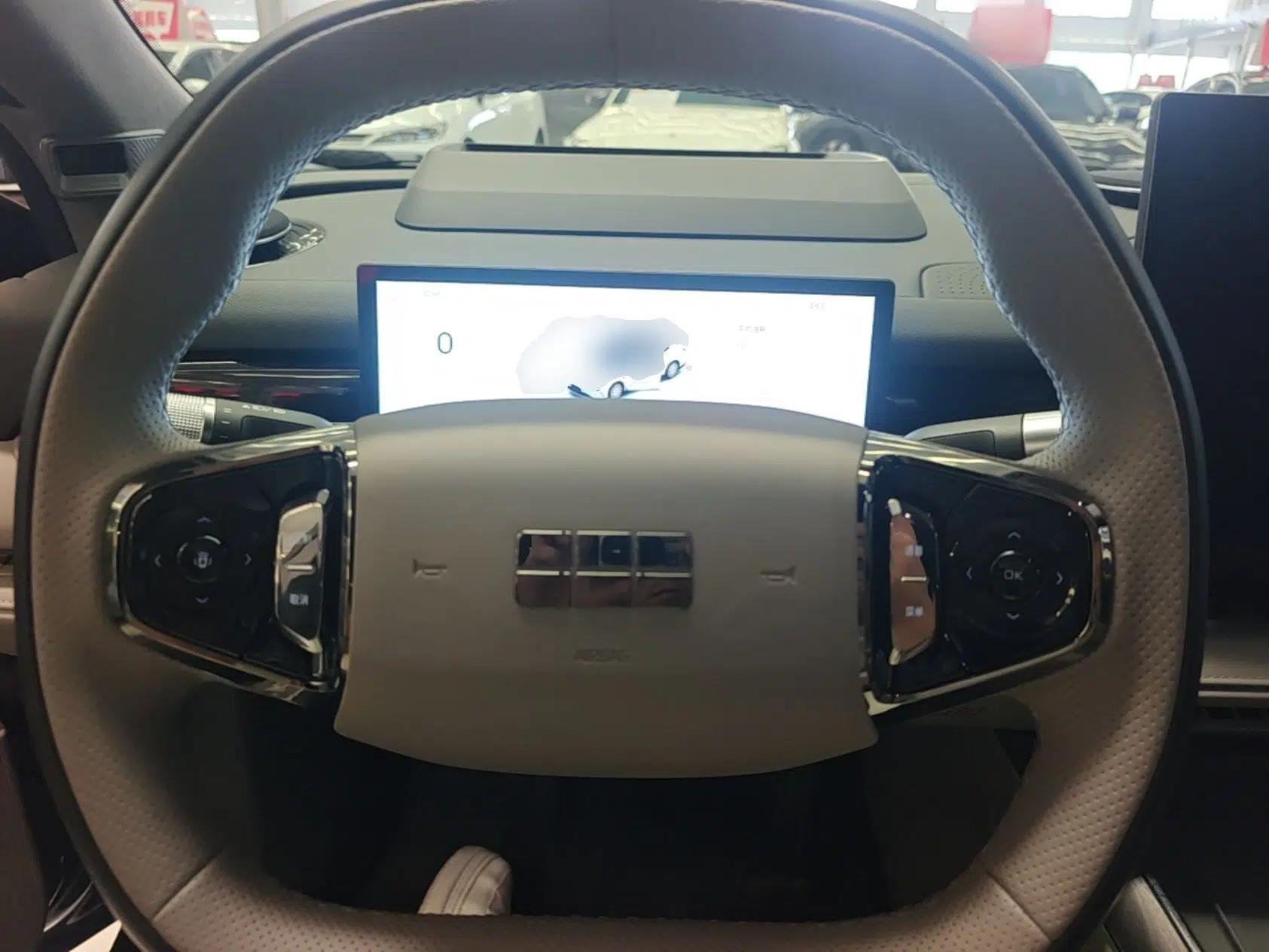 Geely Galaxy 8 2025 130km EM-P Starship Edition — миниатюра 13