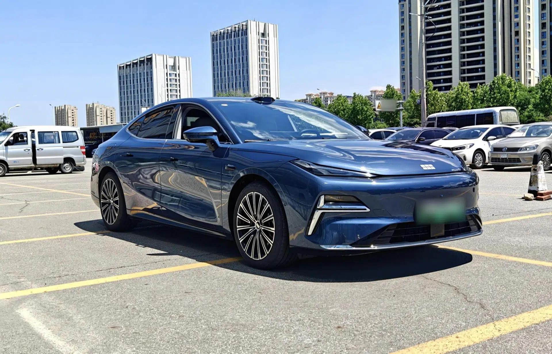Geely Galaxy 8 2025 130km EM-P Starship Edition — миниатюра 3