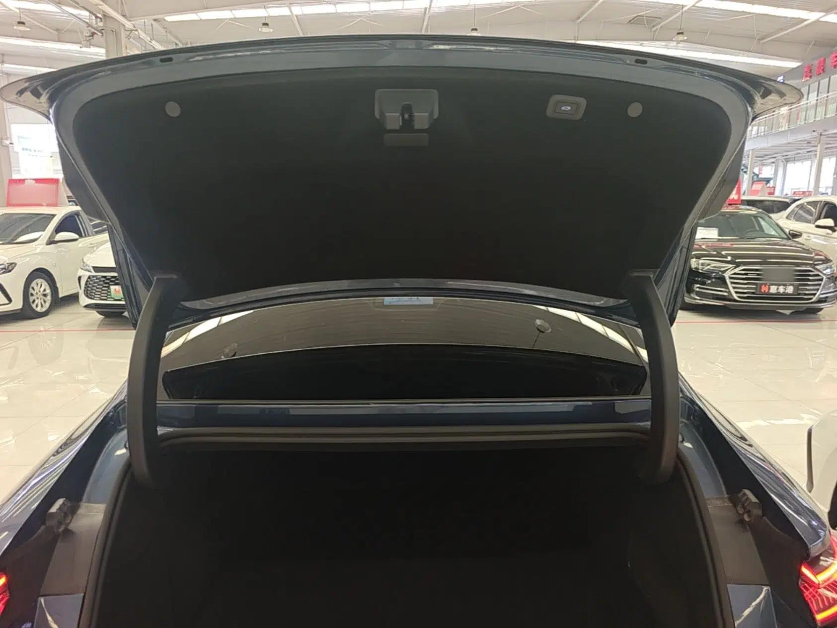 Geely Galaxy 8 2025 130km EM-P Starship Edition — миниатюра 22