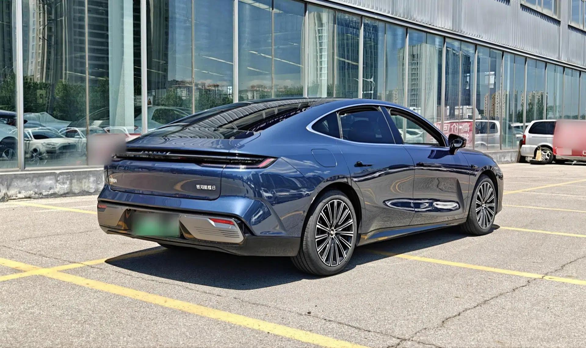 Geely Galaxy 8 2025 130km EM-P Starship Edition — миниатюра 6
