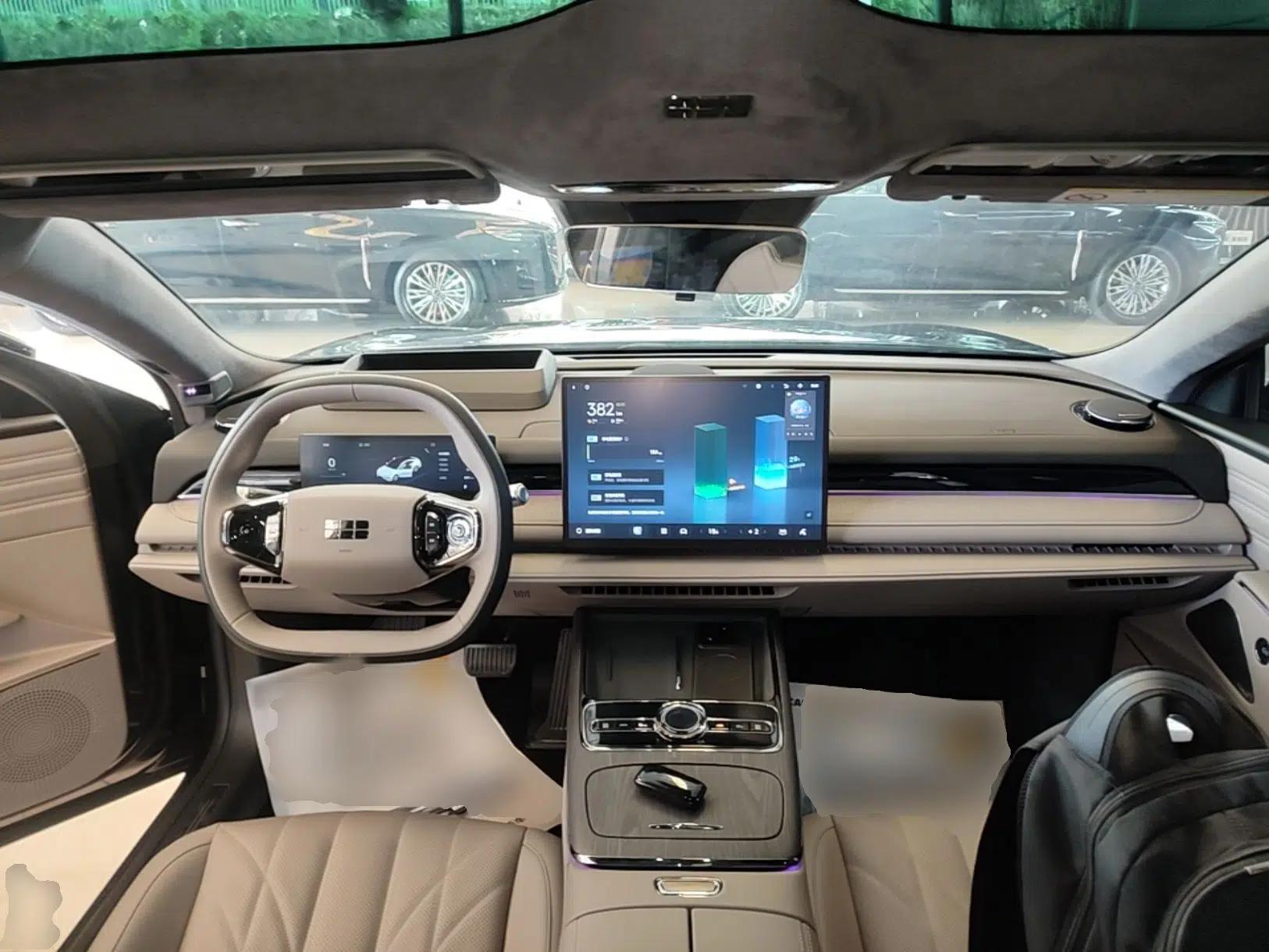Geely Galaxy 8 2025 130km EM-P Starship Edition — миниатюра 12