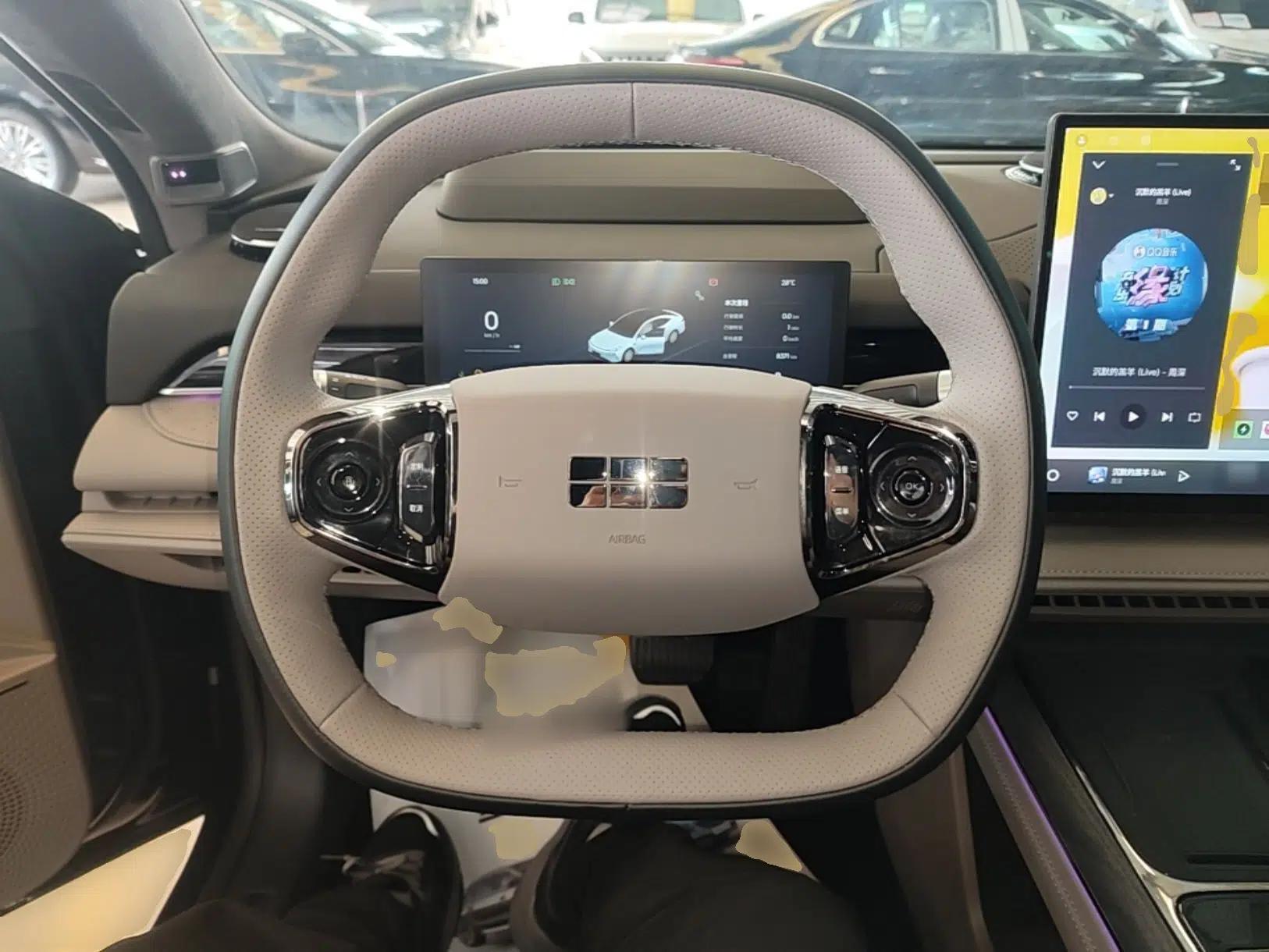 Geely Galaxy 8 2025 130km EM-P Starship Edition — миниатюра 13