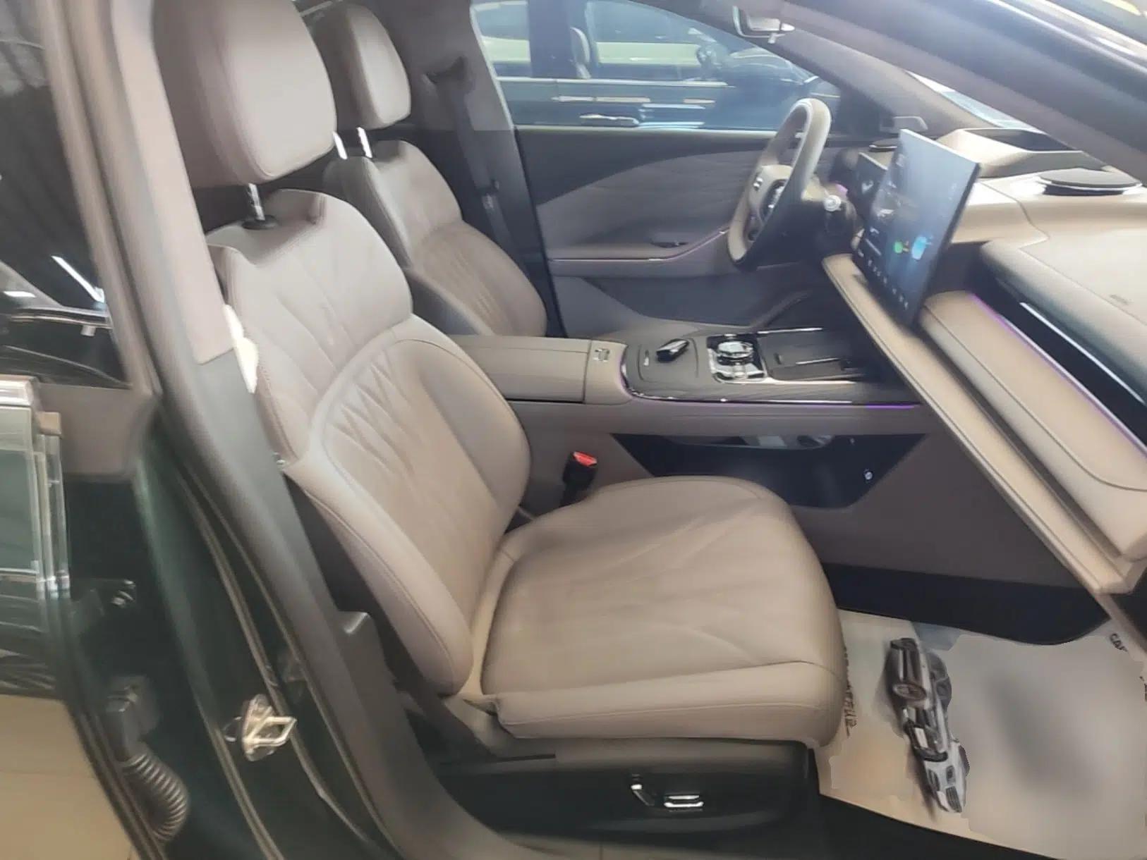 Geely Galaxy 8 2025 130km EM-P Starship Edition — миниатюра 19