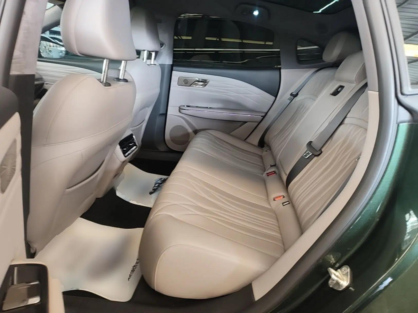 Geely Galaxy 8 2025 130km EM-P Starship Edition — миниатюра 20