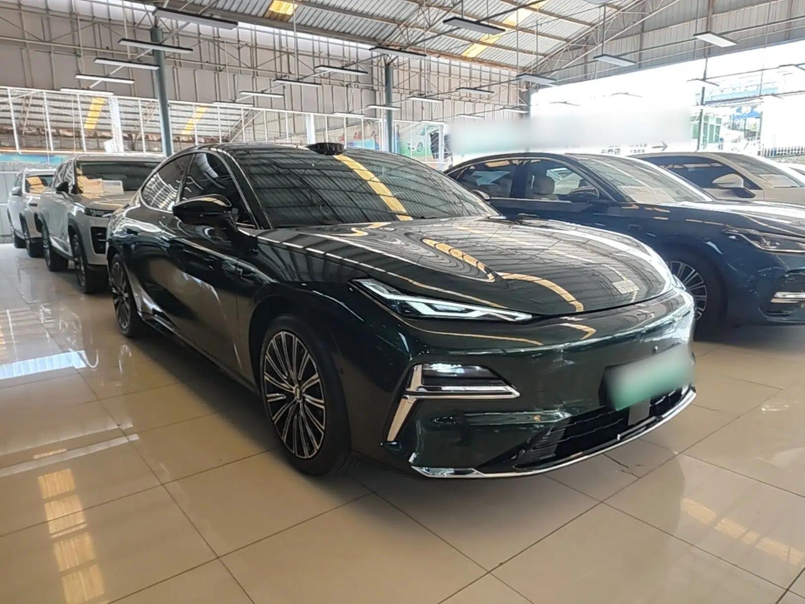 Geely Galaxy 8 2025 130km EM-P Starship Edition — миниатюра 3