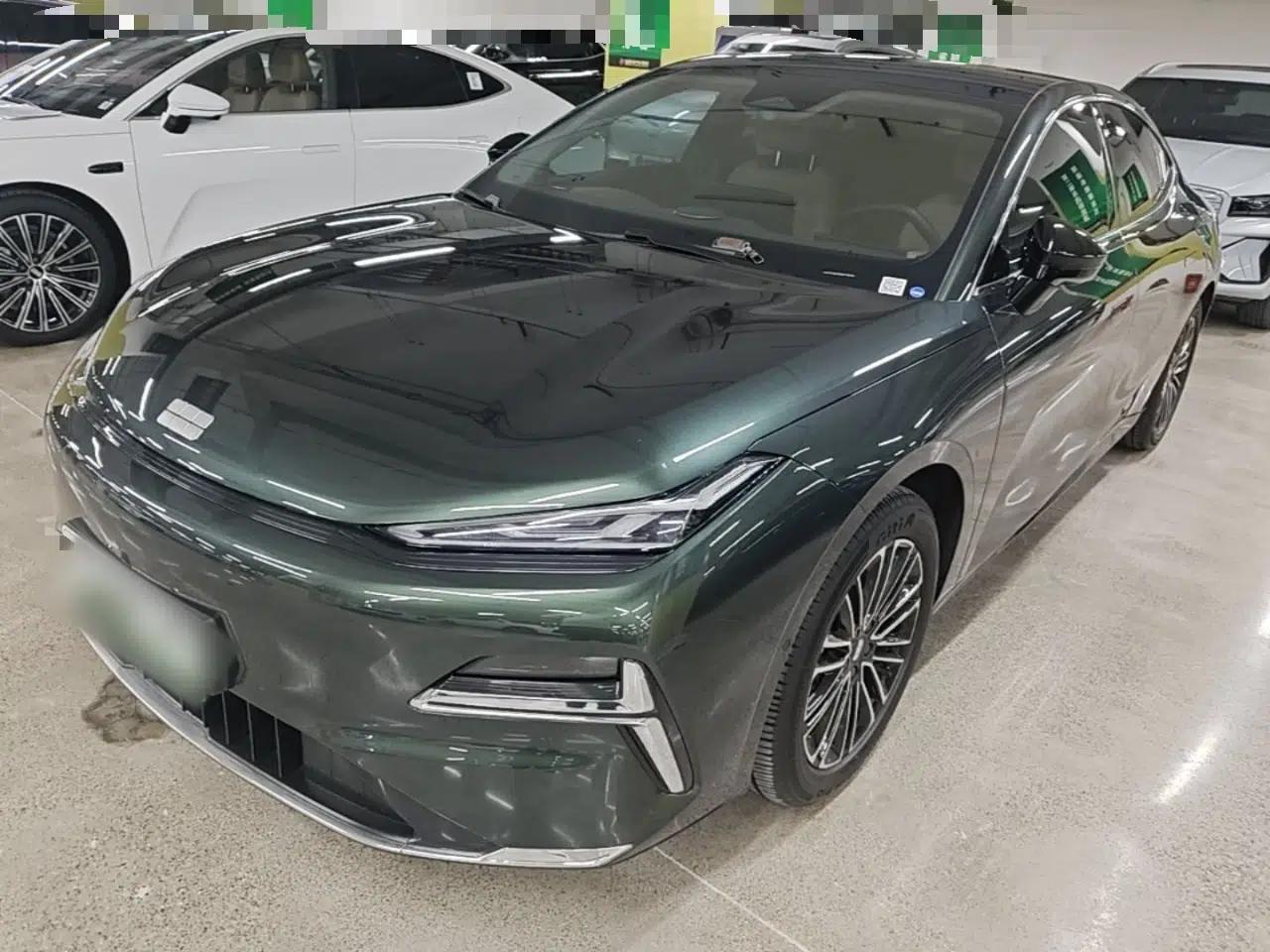 Geely Galaxy 8 2025 130km EM-i Deluxe Edition — миниатюра 1
