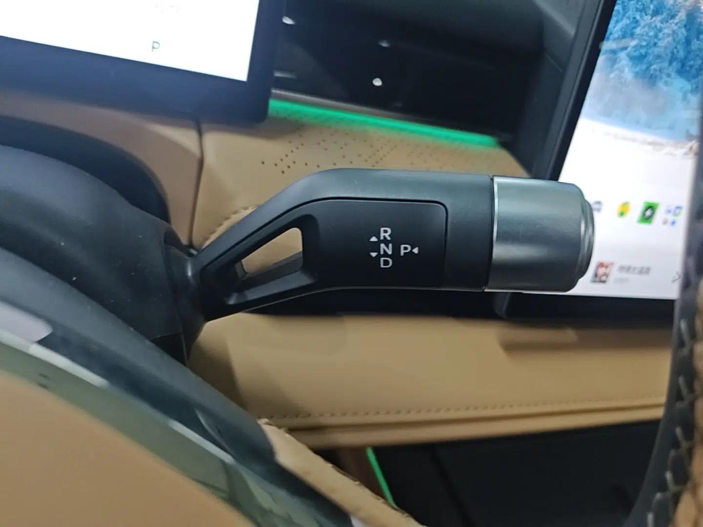 Geely Galaxy 8 2025 130km EM-i Deluxe Edition — миниатюра 16