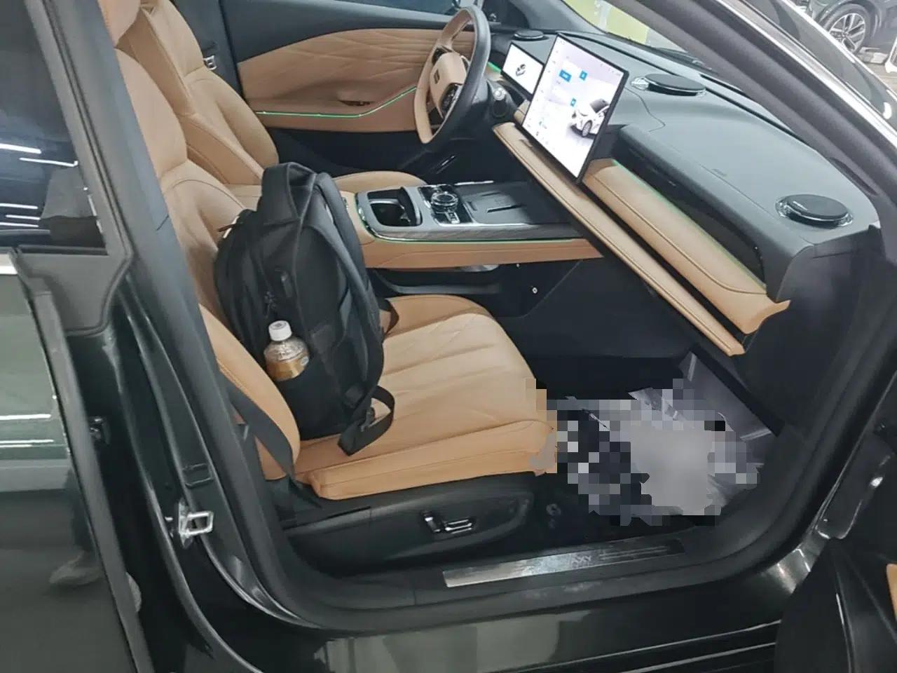 Geely Galaxy 8 2025 130km EM-i Deluxe Edition — миниатюра 19