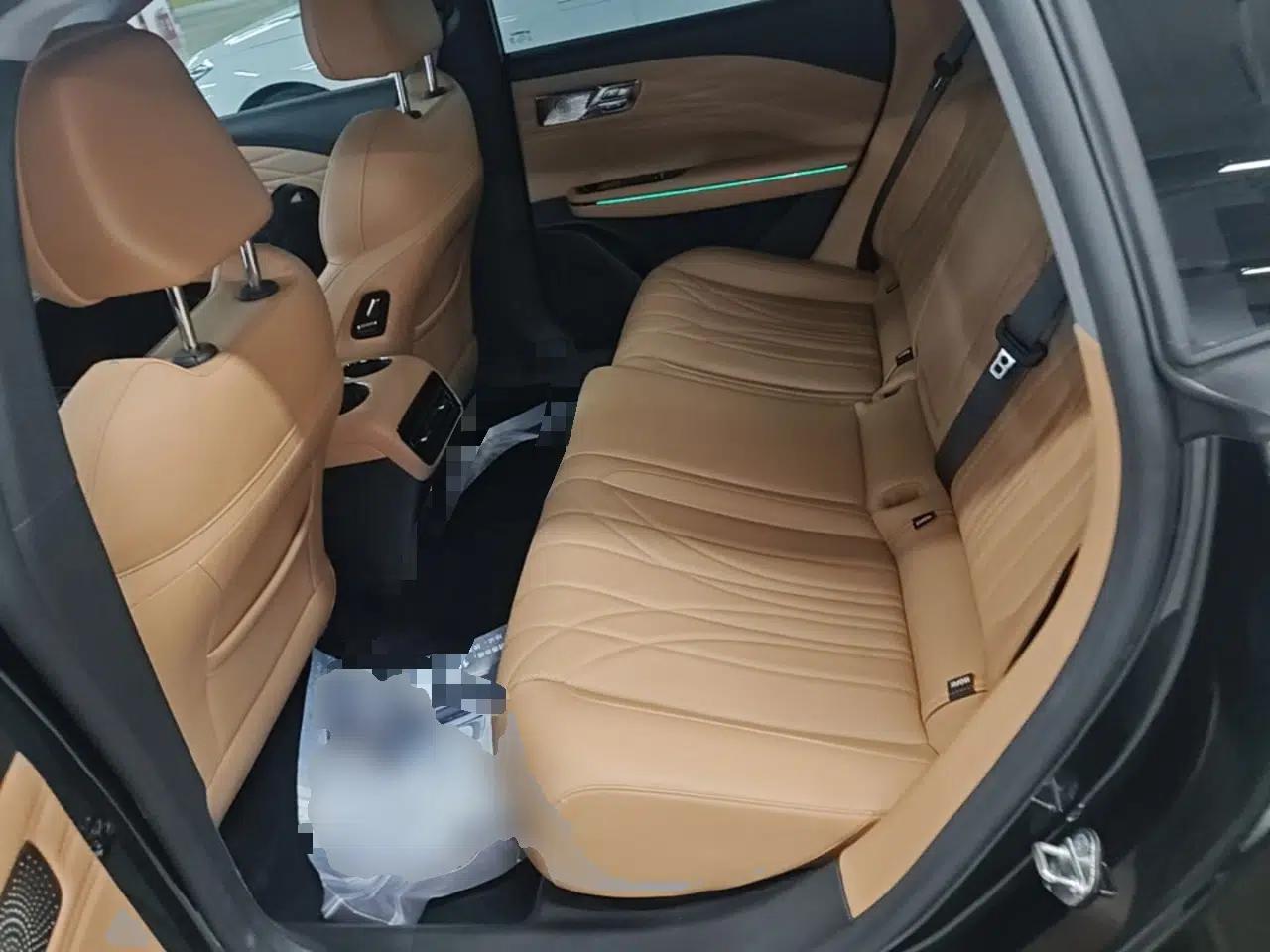 Geely Galaxy 8 2025 130km EM-i Deluxe Edition — миниатюра 20