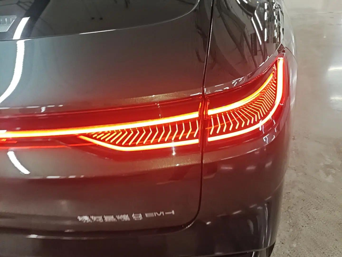 Geely Galaxy 8 2025 130km EM-i Deluxe Edition — миниатюра 9
