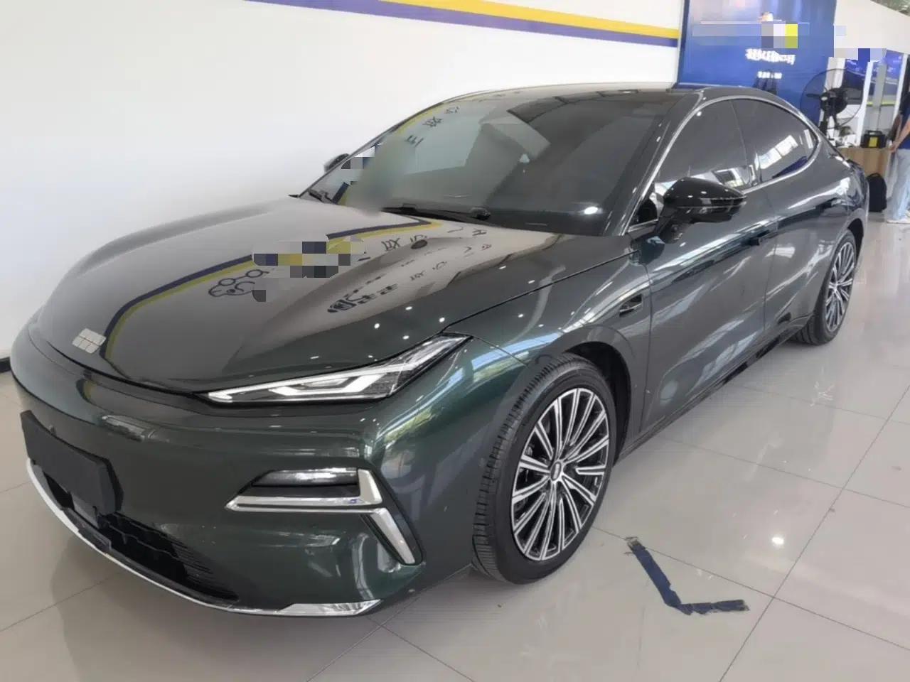 Geely Galaxy 8 2025 130km EM-i Flagship Edition — миниатюра 1