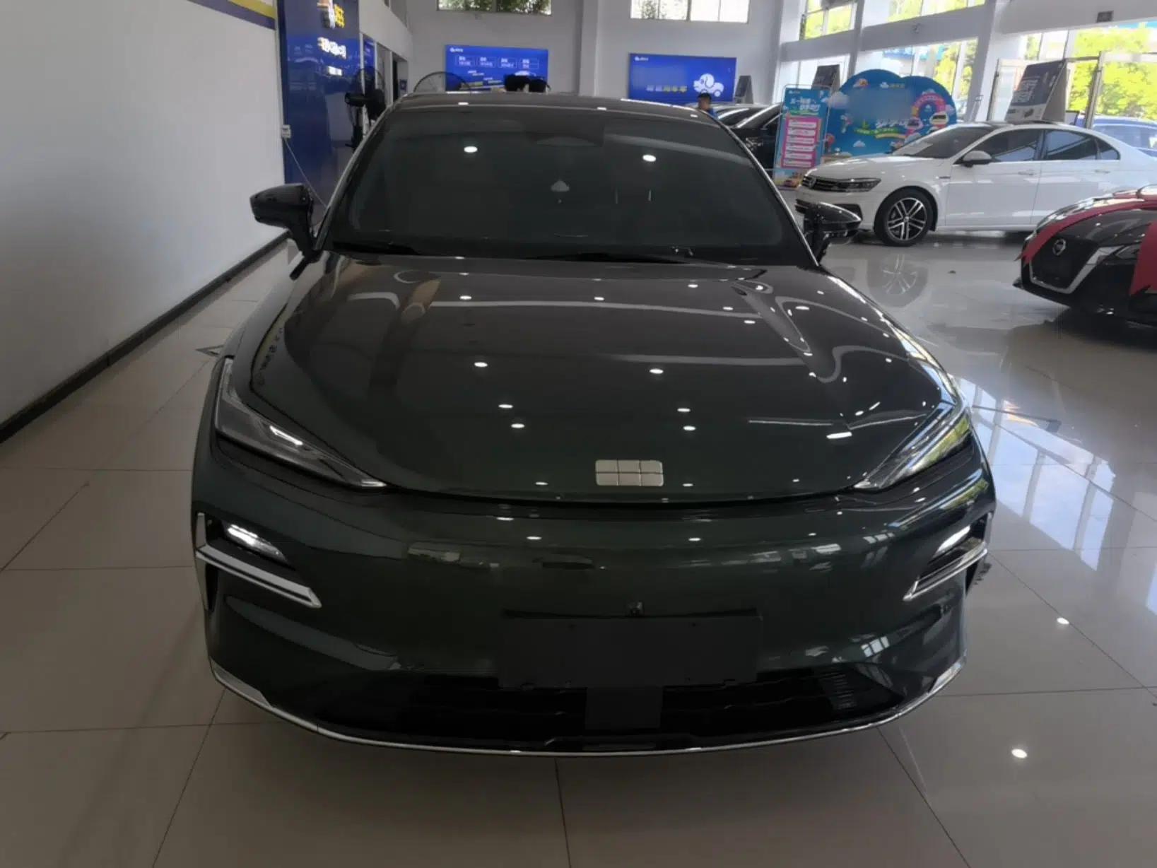 Geely Galaxy 8 2025 130km EM-i Flagship Edition — миниатюра 2