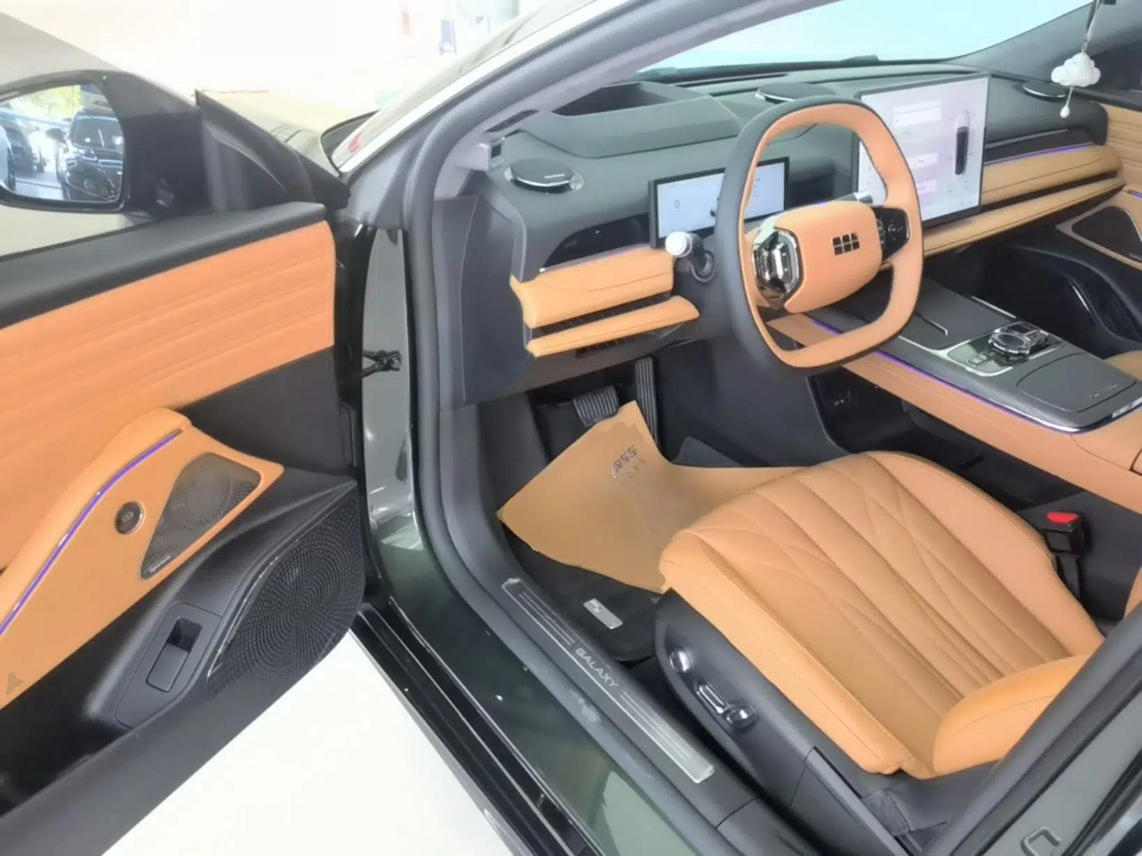 Geely Galaxy 8 2025 130km EM-i Flagship Edition — миниатюра 23