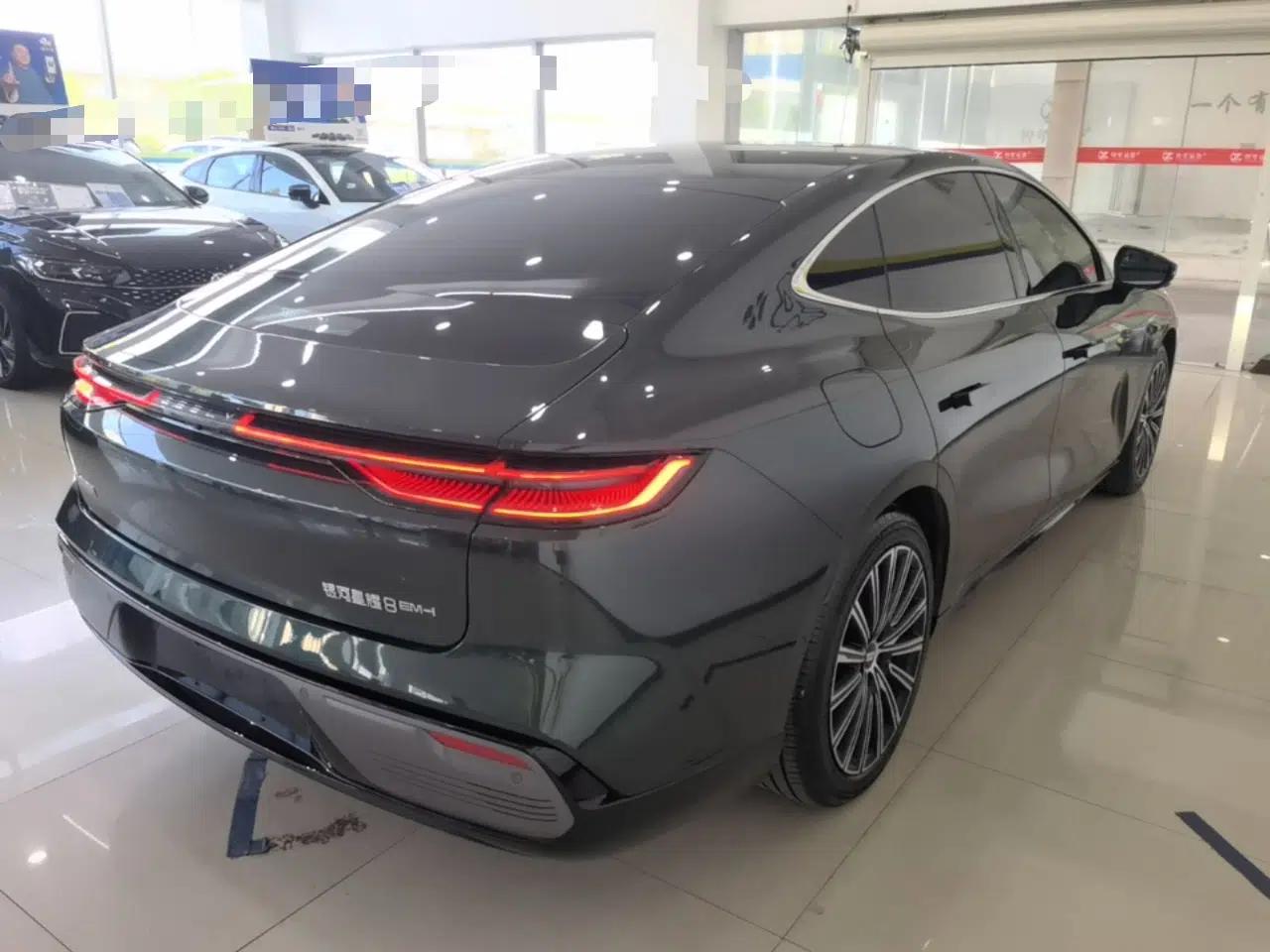 Geely Galaxy 8 2025 130km EM-i Flagship Edition — миниатюра 6