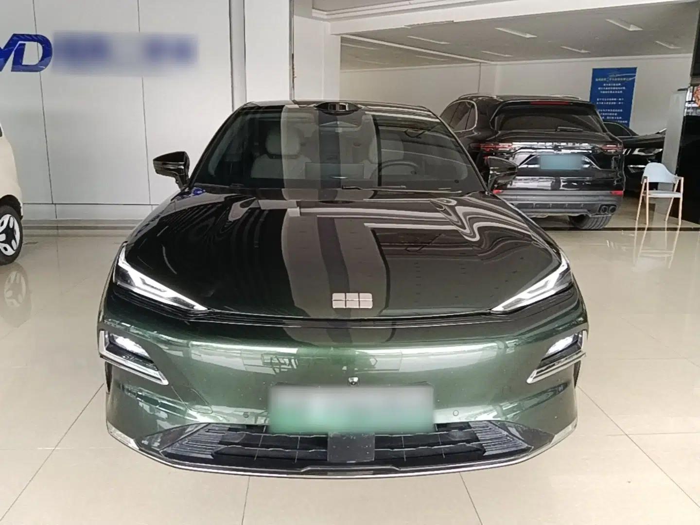Geely Galaxy 8 2025 130km EM-P Starship Edition — миниатюра 2