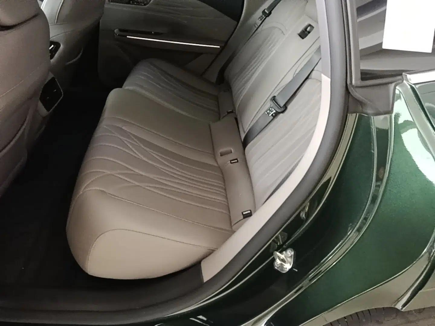 Geely Galaxy 8 2025 130km EM-P Starship Edition — миниатюра 20