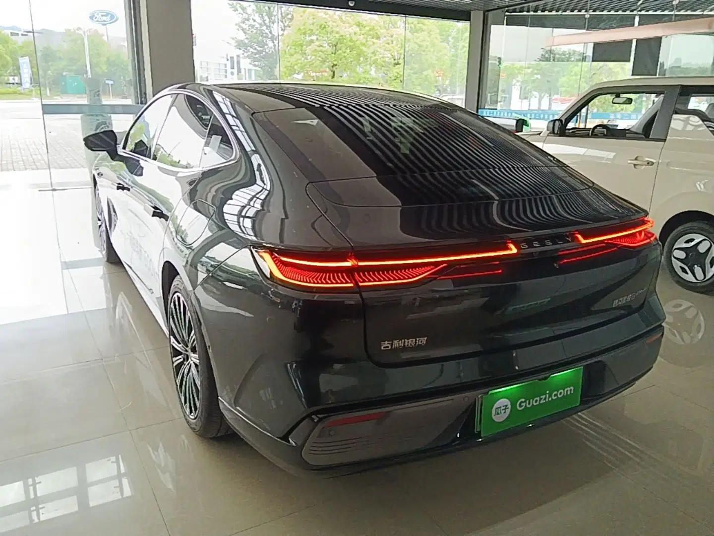 Geely Galaxy 8 2025 130km EM-P Starship Edition — миниатюра 4
