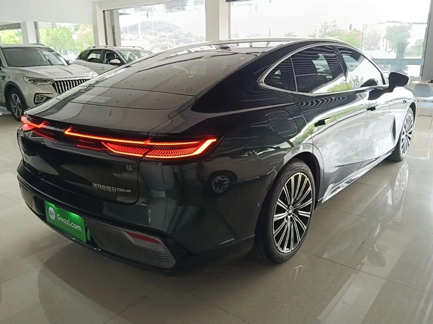 Geely Galaxy 8 2025 130km EM-P Starship Edition — миниатюра 6