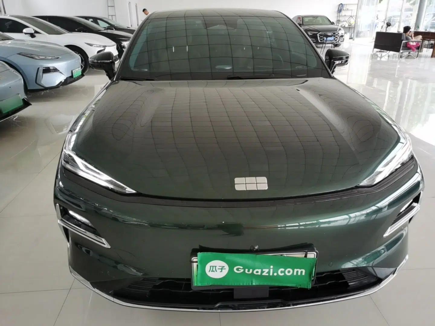 Geely Galaxy 8 2025 130km EM-i Prestige Edition — миниатюра 2