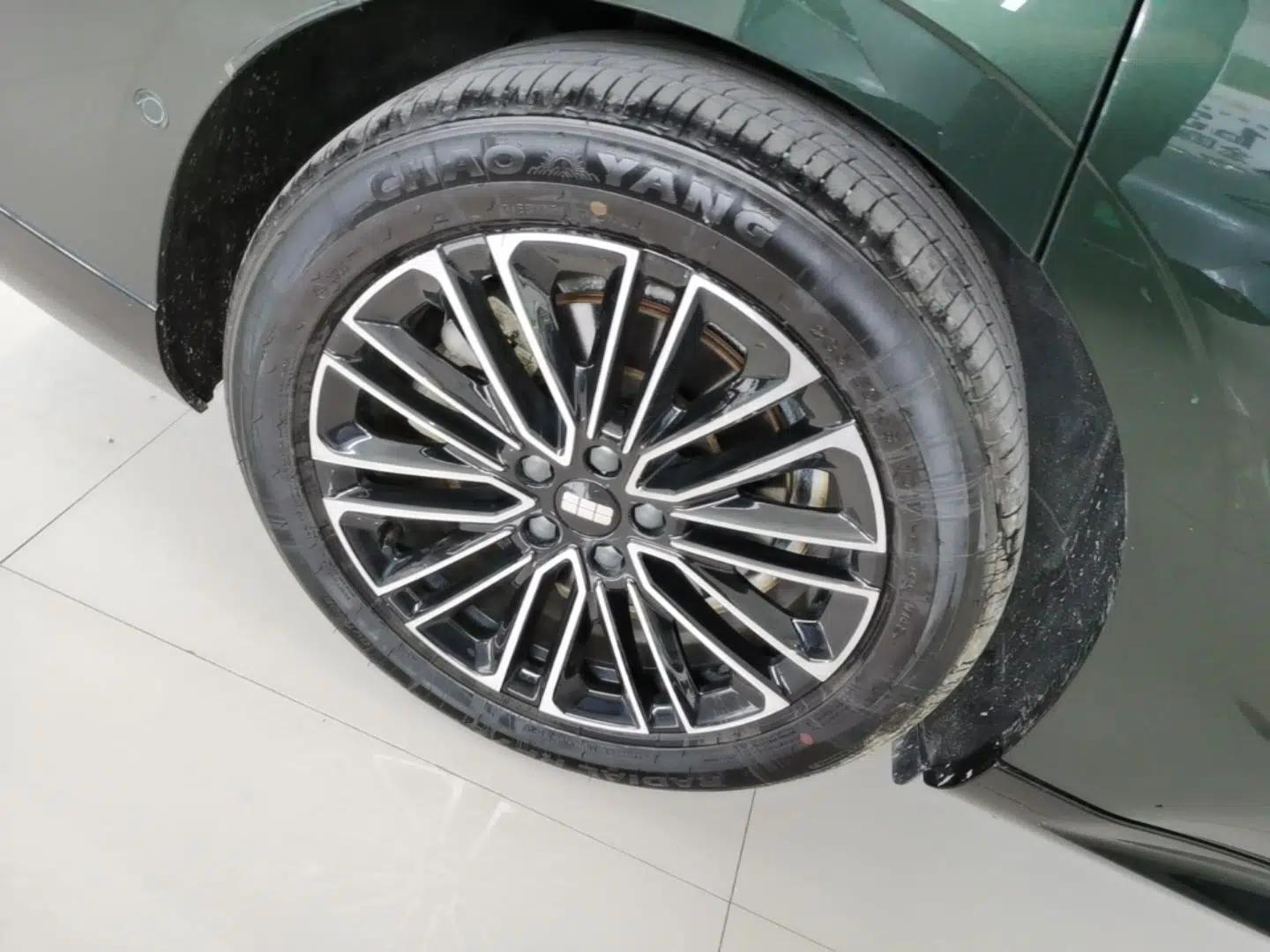 Geely Galaxy 8 2025 130km EM-i Prestige Edition — миниатюра 11
