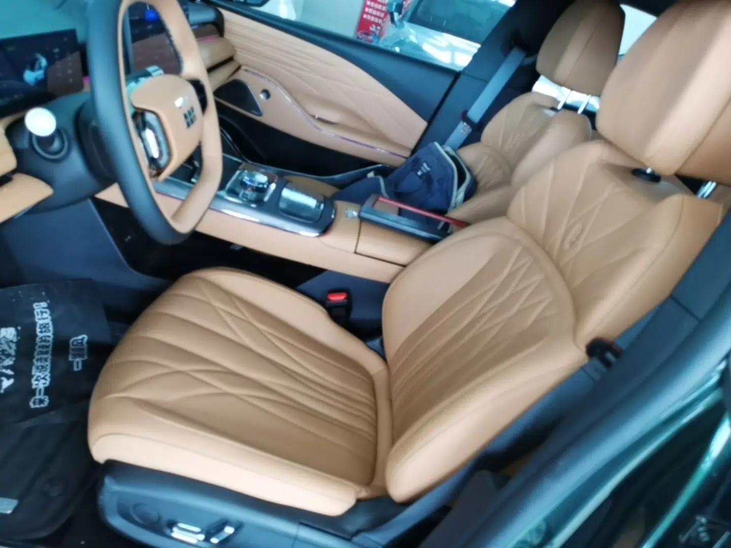 Geely Galaxy 8 2025 130km EM-i Prestige Edition — миниатюра 17