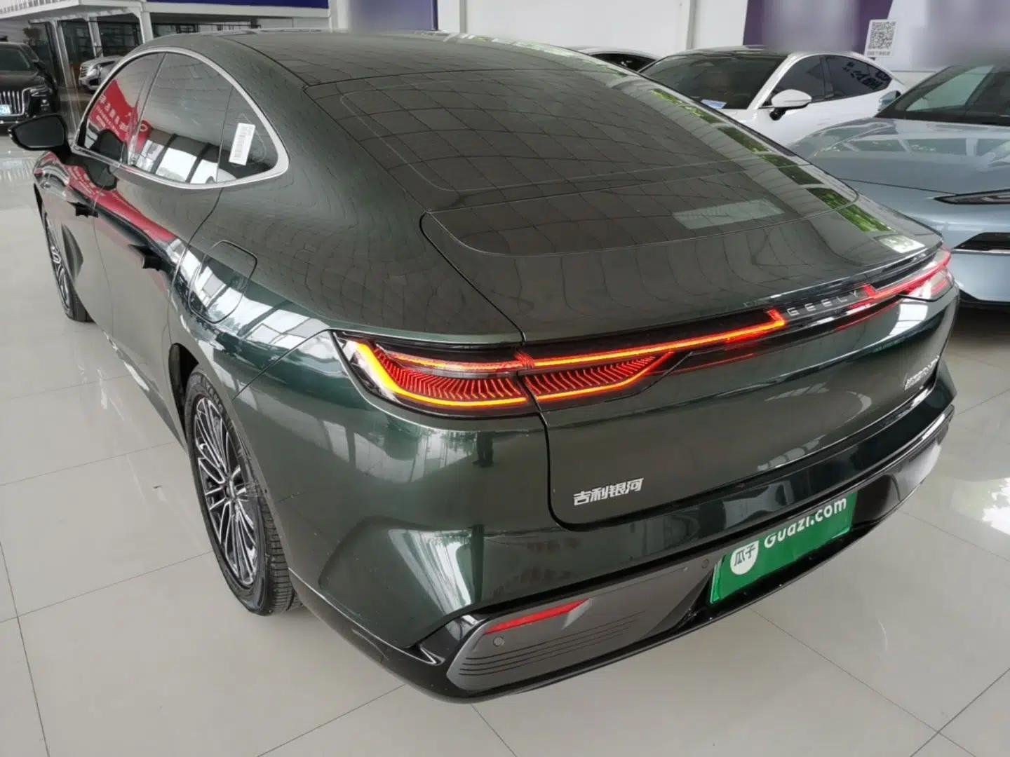 Geely Galaxy 8 2025 130km EM-i Prestige Edition — миниатюра 4