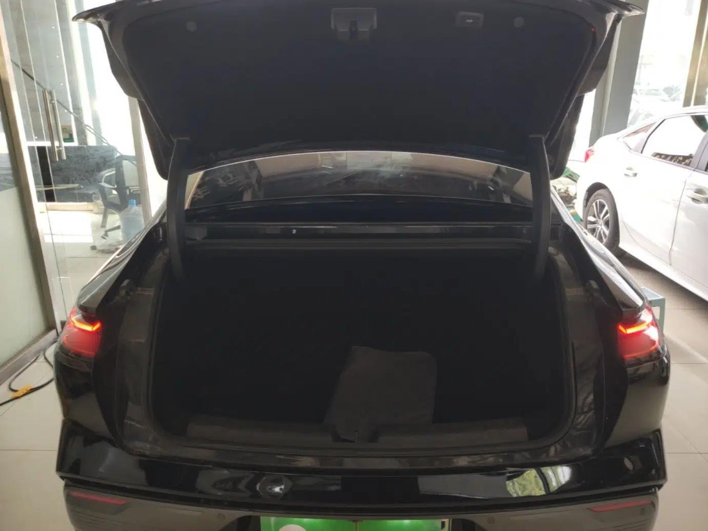 Geely Galaxy 8 2025 130km EM-P Starship Edition — миниатюра 22