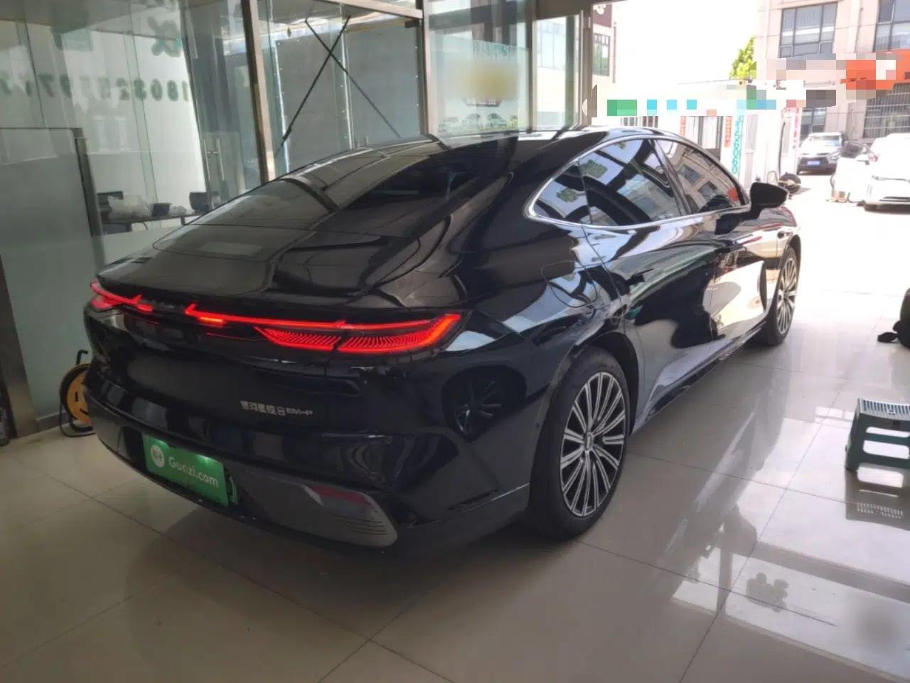 Geely Galaxy 8 2025 130km EM-P Starship Edition — миниатюра 6