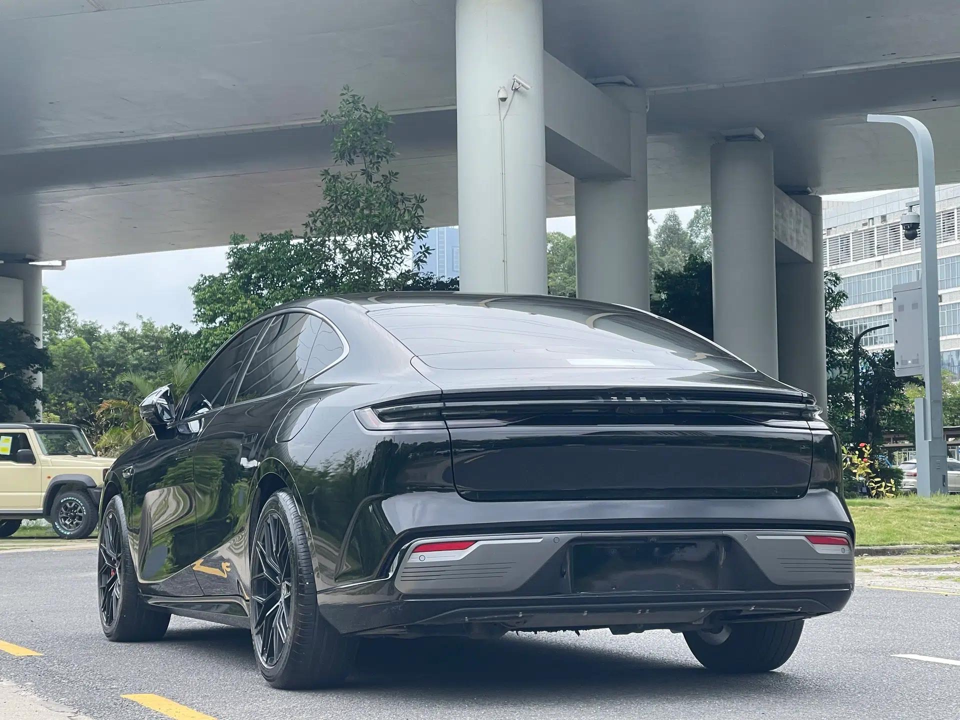 Geely Galaxy 8 2025 130km EM-i Flagship Edition — миниатюра 16