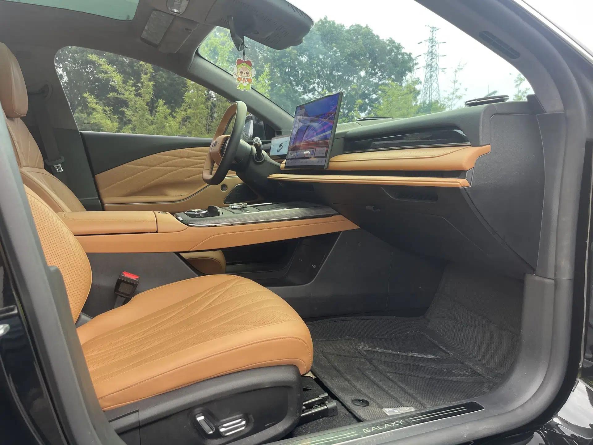 Geely Galaxy 8 2025 130km EM-i Flagship Edition — миниатюра 25