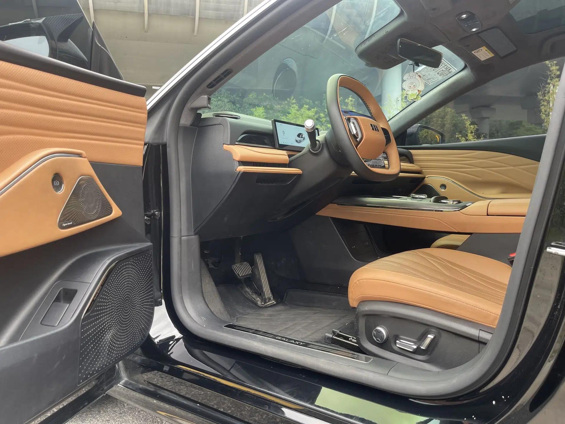 Geely Galaxy 8 2025 130km EM-i Flagship Edition — миниатюра 31