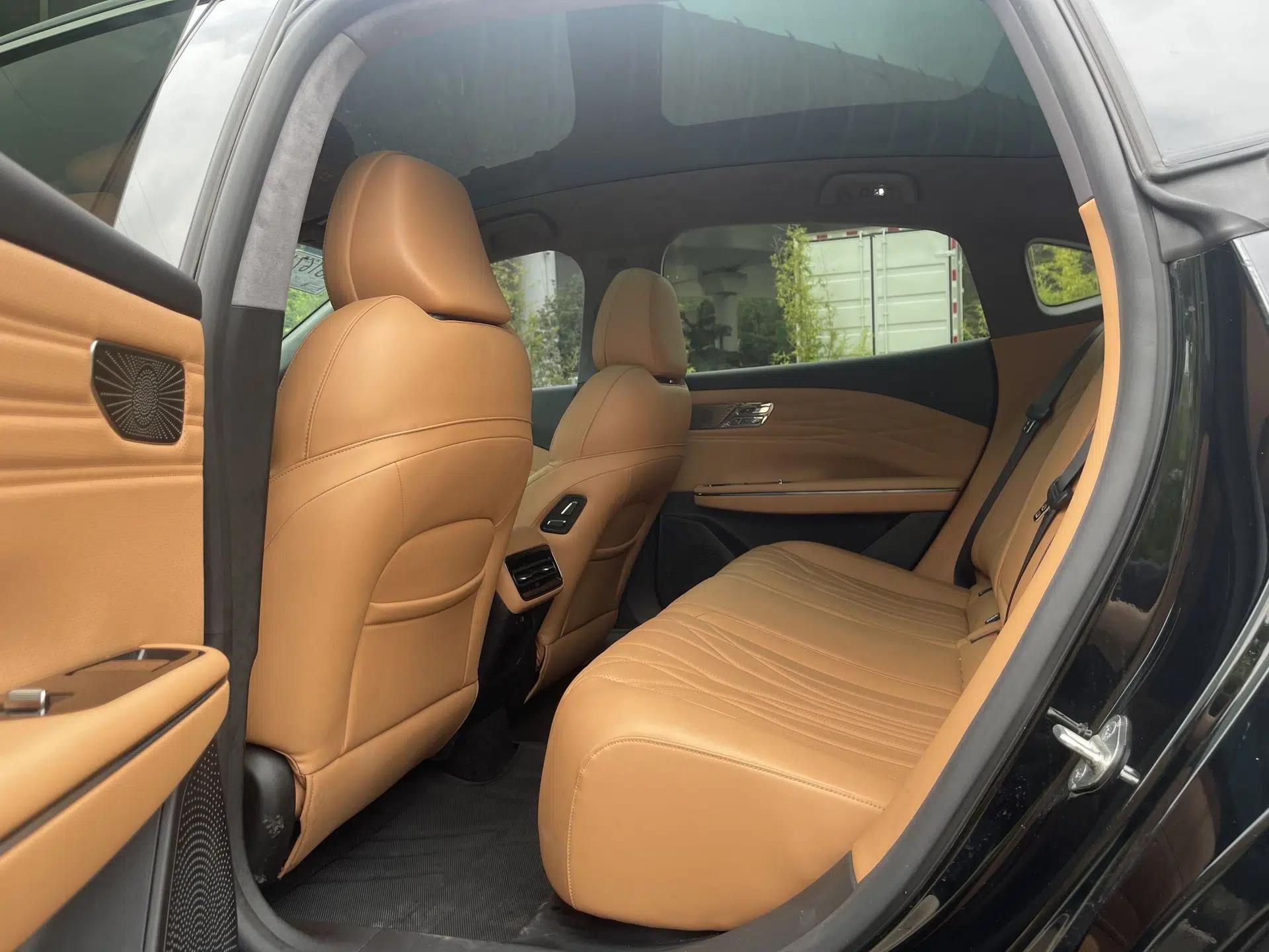 Geely Galaxy 8 2025 130km EM-i Flagship Edition — миниатюра 32