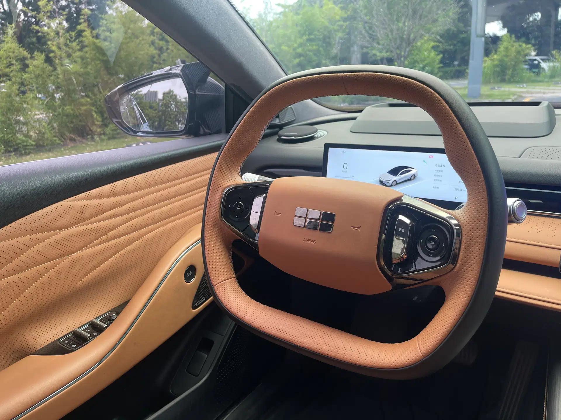 Geely Galaxy 8 2025 130km EM-i Flagship Edition — миниатюра 33