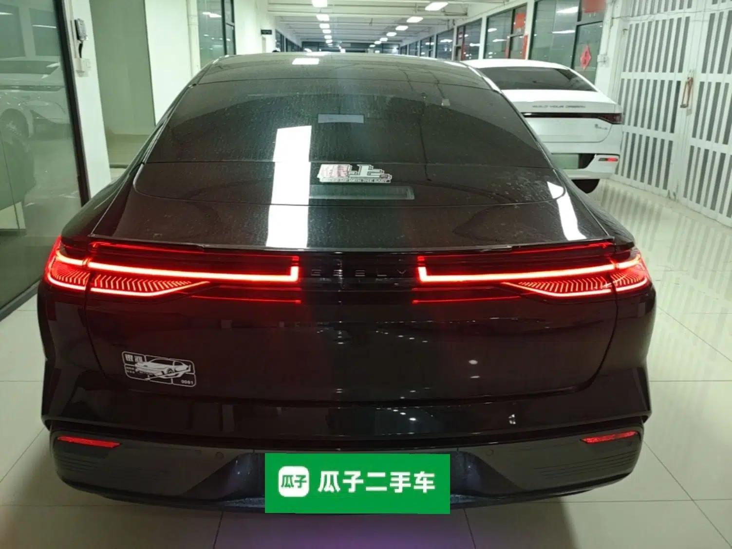 Geely Galaxy 8 2025 130km EM-i Flagship Edition — миниатюра 5