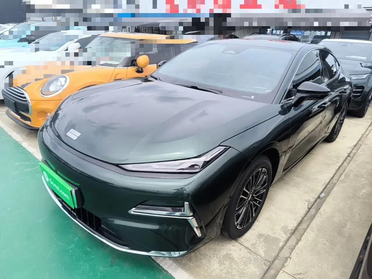 Geely Galaxy 8 2025 130km EM-i Deluxe Edition — миниатюра 1