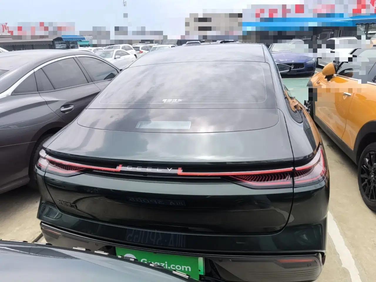 Geely Galaxy 8 2025 130km EM-i Deluxe Edition — миниатюра 5